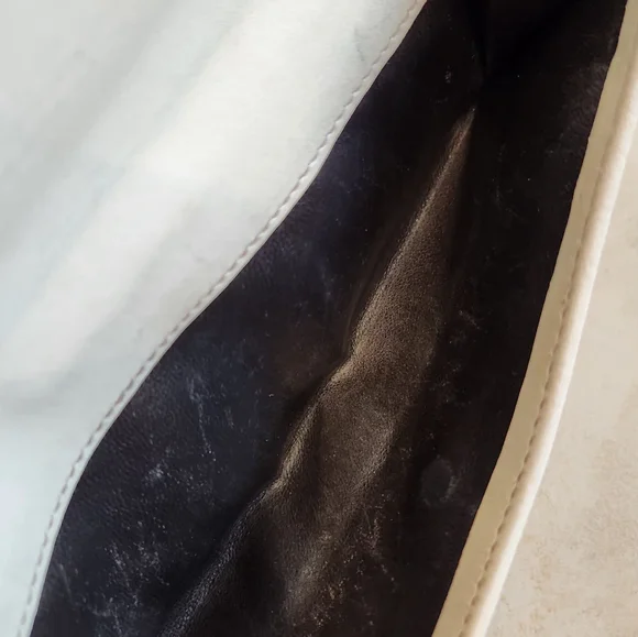 Gucci Guccisima Heart Snap Fold Wallet - Picture 14 of 16